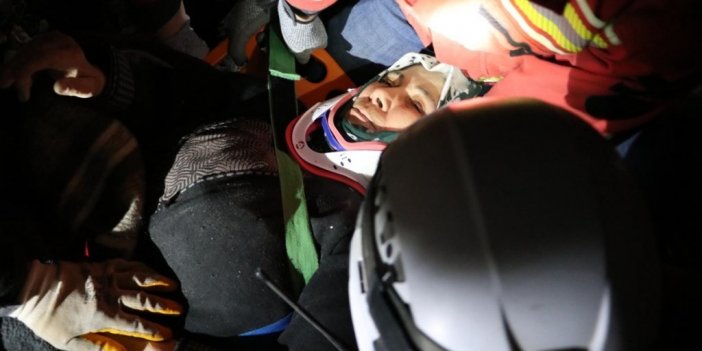 Kahramanmaraş'ta Enkaz Altında Kalan 70 Yaşındaki Kadın Depremden 122 Saat Sonra Kurtarıldı