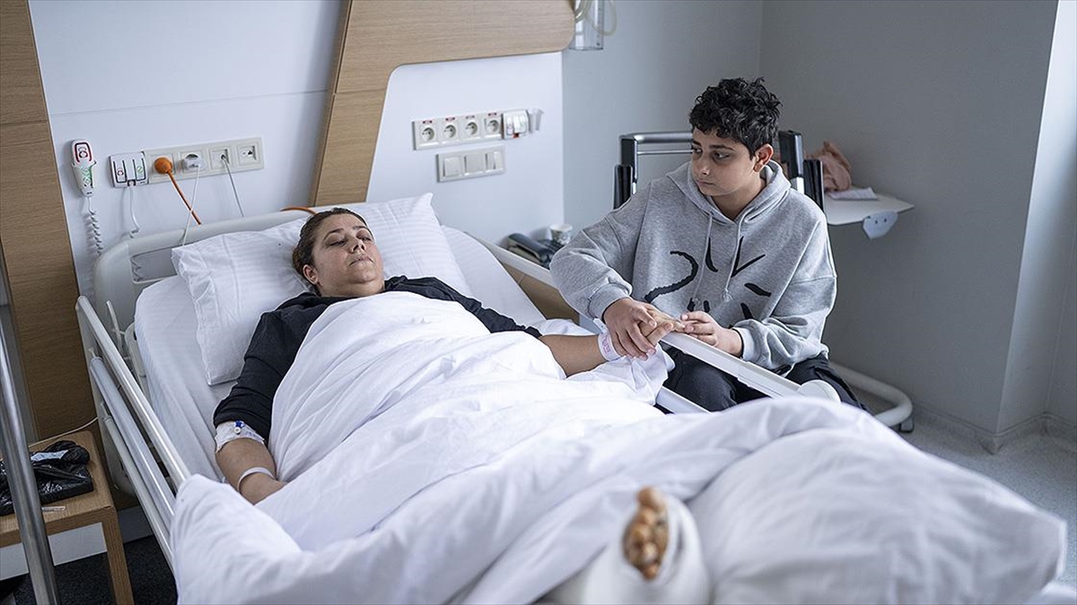 Deprem 13 Yaşındaki İkizleri Ayırdı