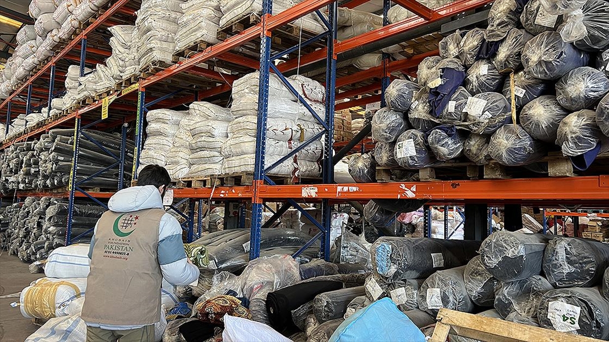 Pakistan'dan Türkiye'ye Yardımlar Devam Ediyor