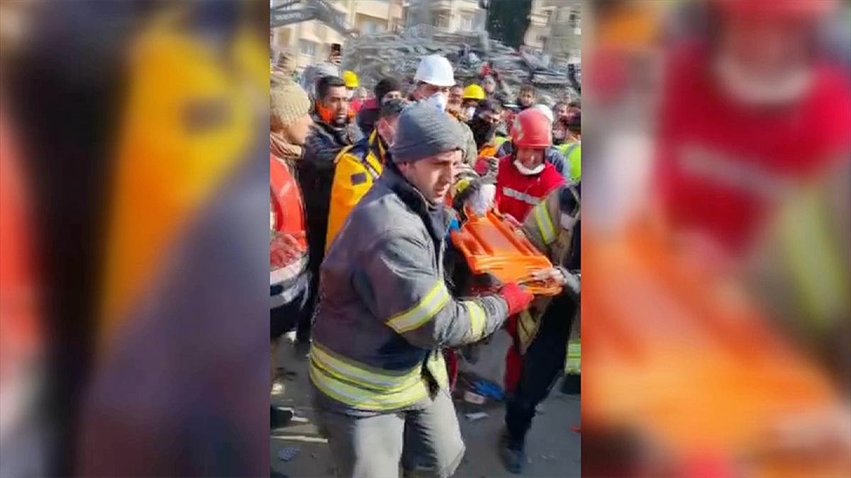 Hatay'da Enkaz Altında Kalan Bir Bebek 128 Saat Sonra Kurtarıldı