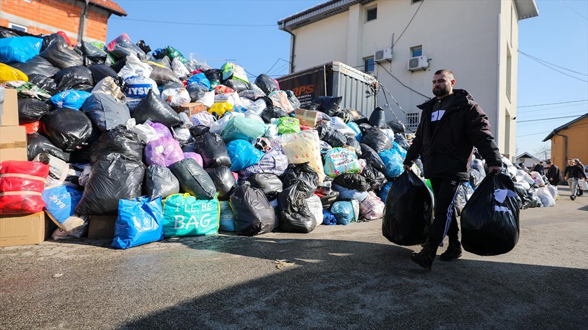Balkan Ülkeleri Türkiye'deki Depremzedelere Yardımlarını Sürdürüyor
