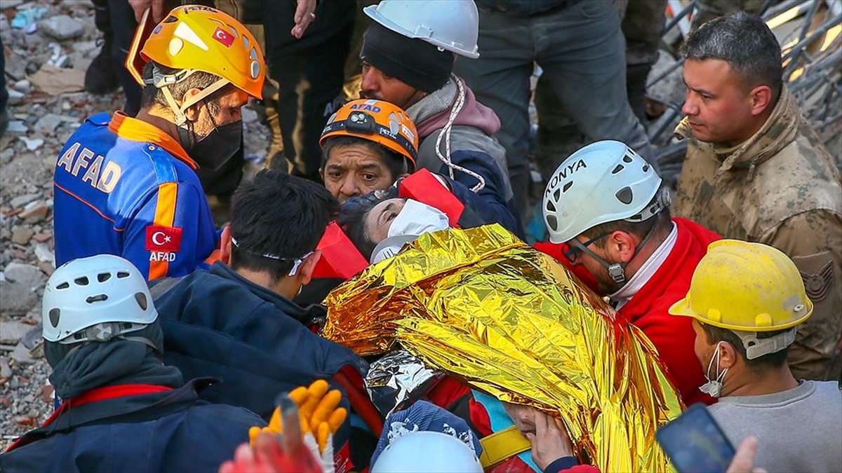 İslahiye'de 63 Yaşındaki Kadın Depremin 133. Saatinde Enkazdan Kurtarıldı
