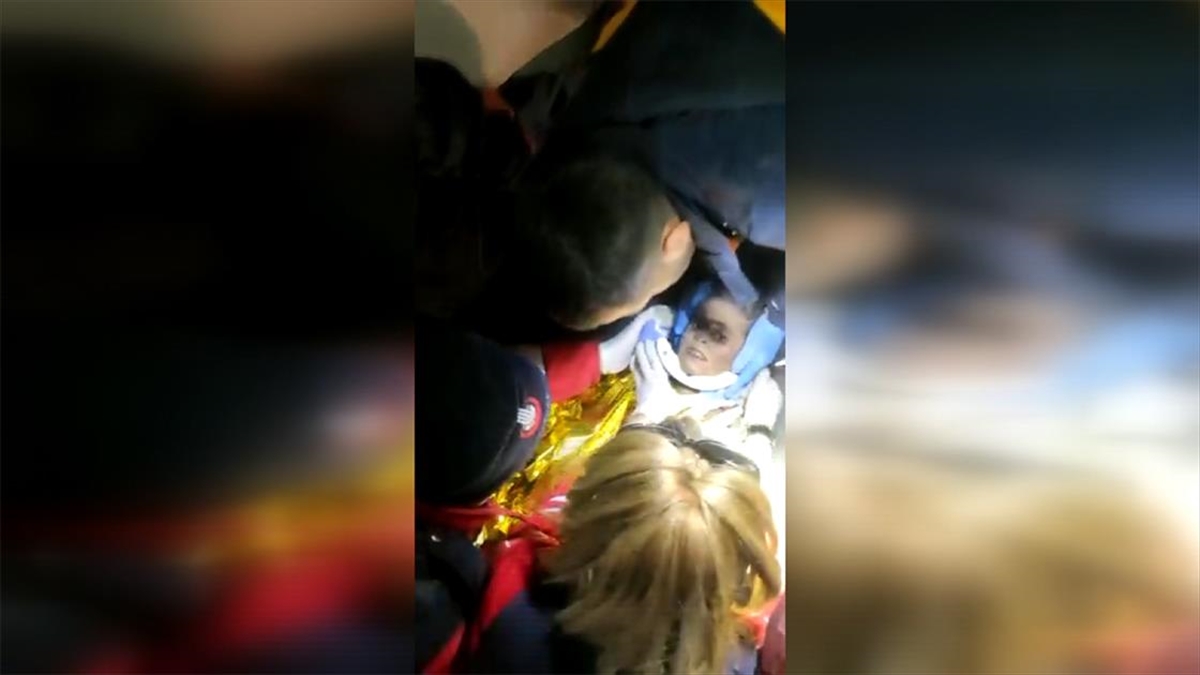 Hatay'da 7 Yaşındaki Çocuk, Depremin 136. Saatinde Enkazdan Kurtarıldı