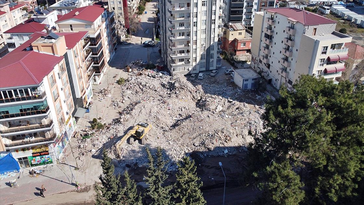 Osmaniye'de Arama Kurtarma Çalışması Tamamlanan Enkazlar Kaldırılıyor