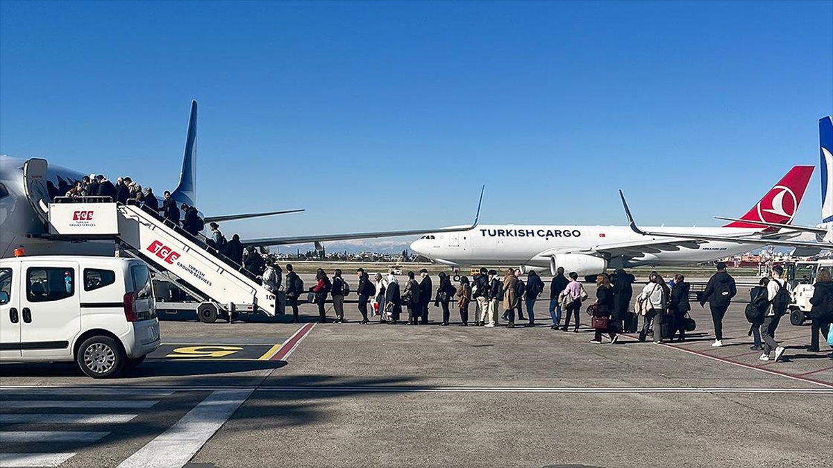 Thy 139 Bin 438 Kişiyi Deprem Bölgesinden Tahliye Etti