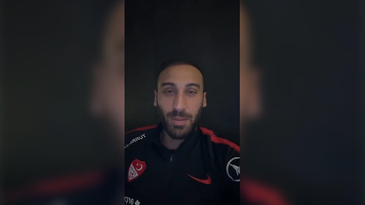 Cenk Tosun'dan Depremzede Çocuğa Destek Mesajı
