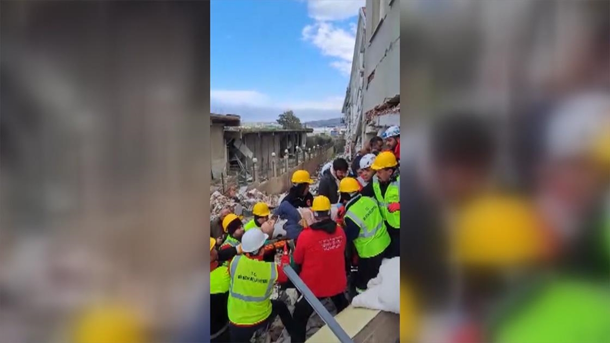 Bilecik'in Yerel Arama Kurtarma Derneği, Hatay'da 35 Kişiyi Enkazdan Çıkardı