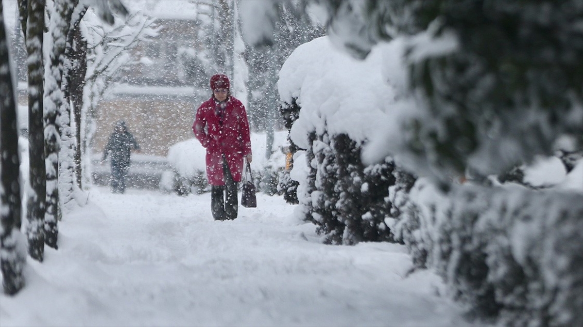 Meteorolojiden Kuvvetli Kar Yağışı Ve Fırtına Uyarısı
