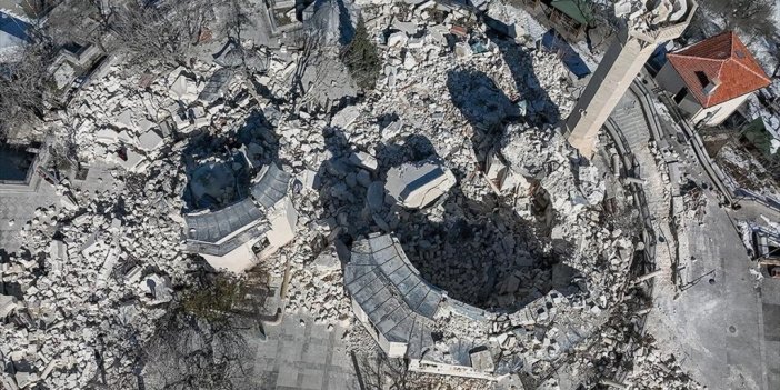Depremde Hazreti Ukkaşe Türbesi De Yıkıldı