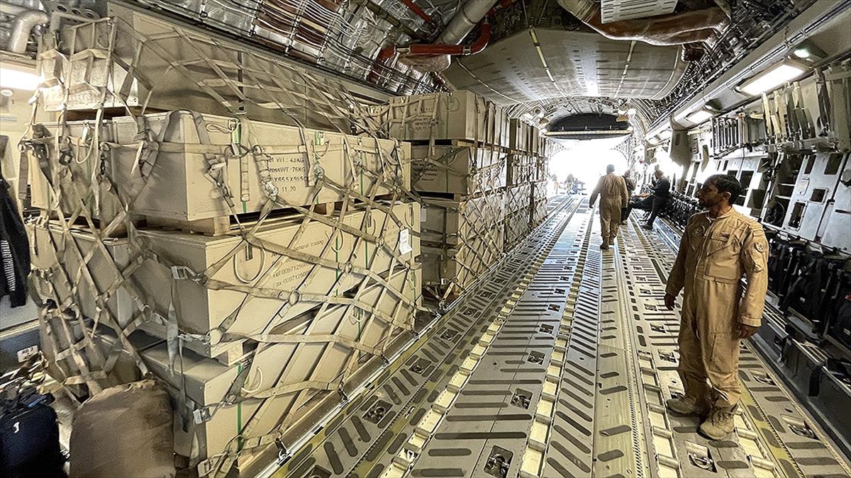 Bae "asrın Felaketinde" Destekleriyle Türkiye'yi Yalnız Bırakmadı