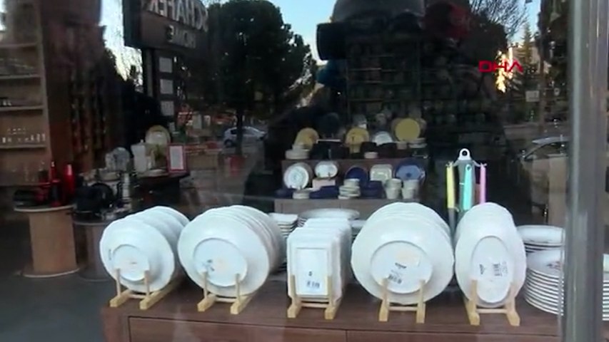 7.7 ve 7.6’lık iki deprem oldu, burada tek bir tabak bile kırılmadı