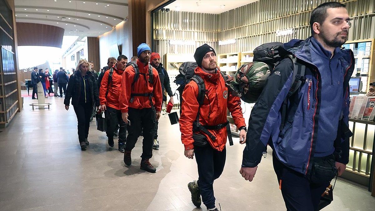 Bosna Hersek Arama Kurtarma Ekibi Başkanı: Enkazdan 10 Kişiyi Kurtardık, Sizin Acınız Bizim Acımızdır