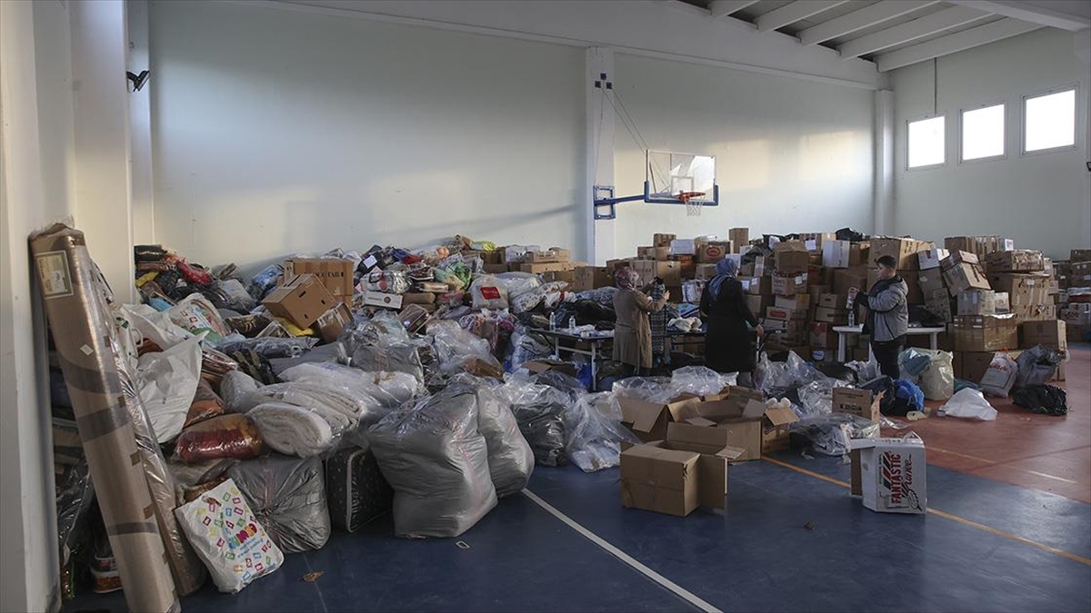 Batı Trakyalı Soydaşlar, Depremzedelere Yardım İçin Birbiriyle Yarıştı