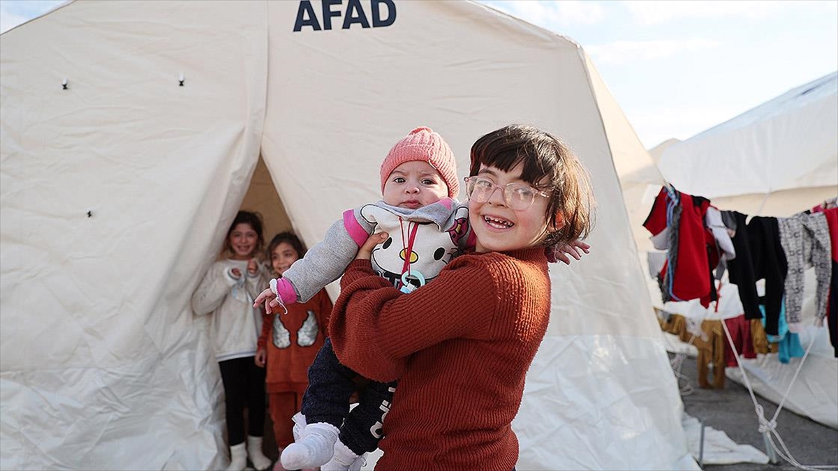 Devlet Bahçeli Vakfı Afetzede Çocuklar İçin Harekete Geçti