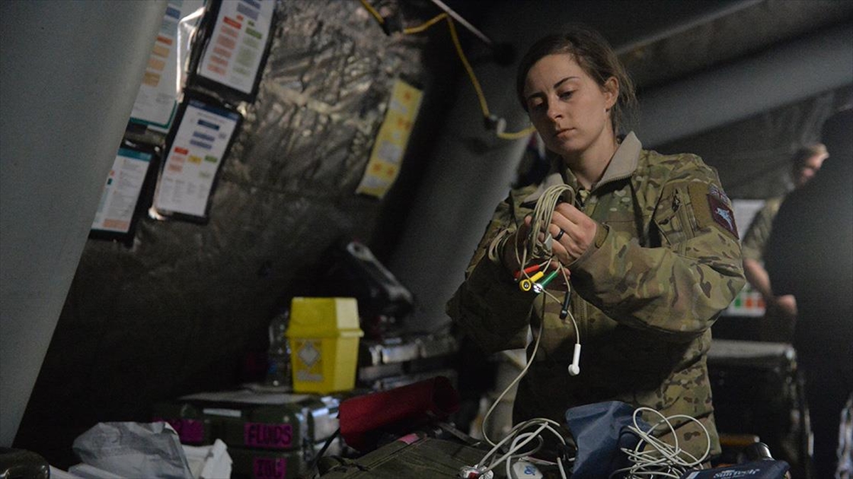 İngiltere, Kahramanmaraş'ta Depremzedeler İçin Sahra Hastanesi Kurdu