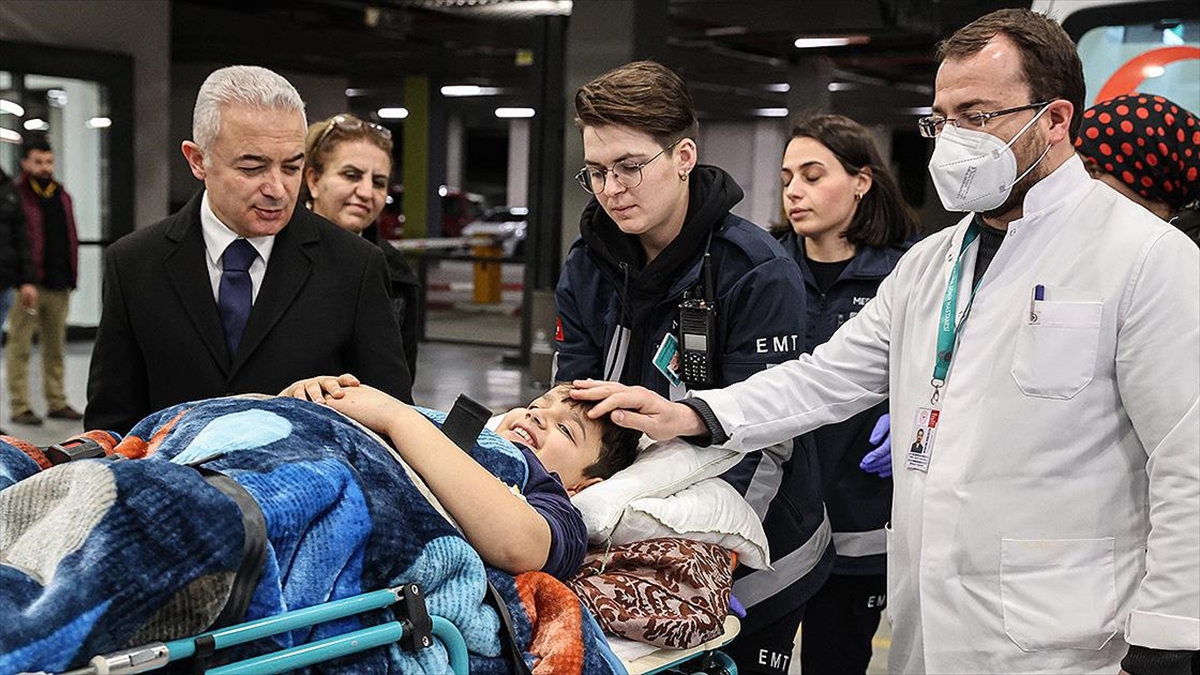 İstanbul'un Şehir Hastaneleri 1693 Depremzedeye Sağlık Hizmeti Sundu