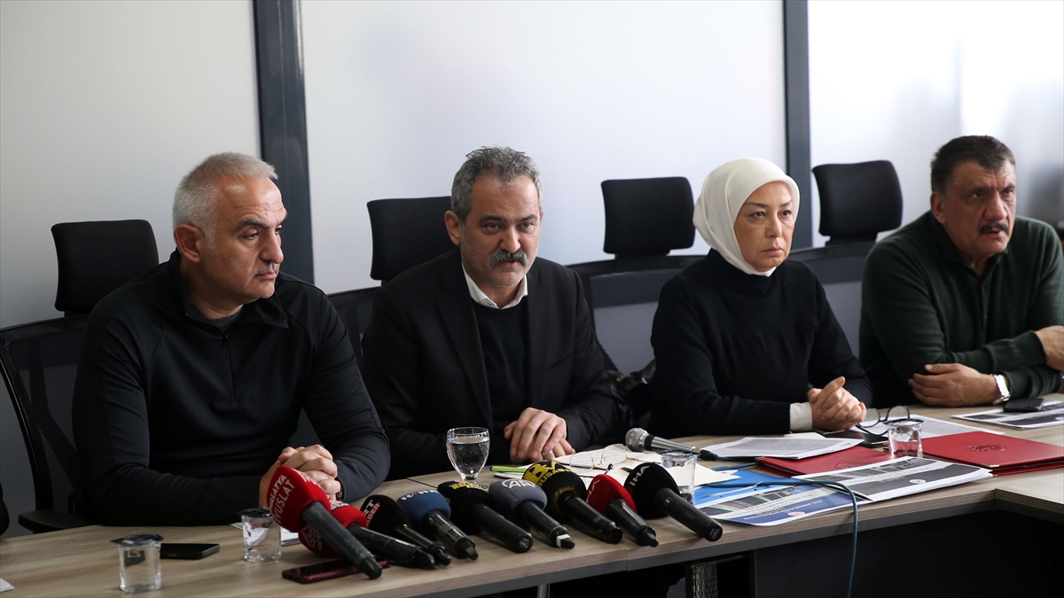 Milli Eğitim Bakanı Özer: 20 Şubat'ta 71 İlde Eğitim Öğretime Başlayacağız