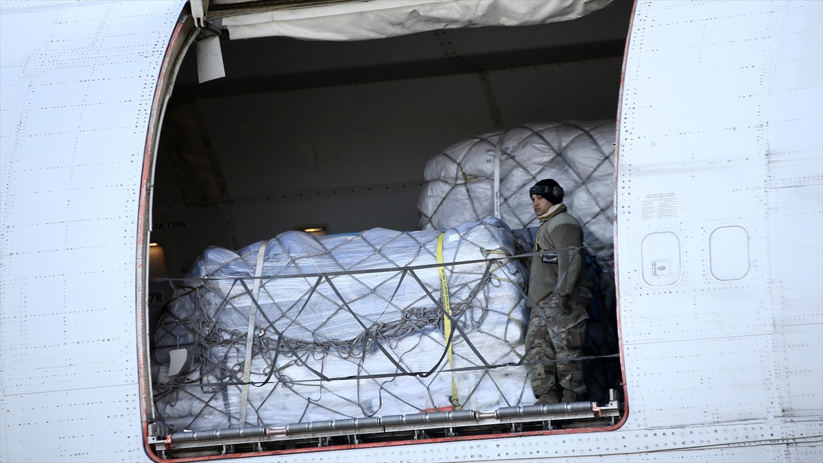 Irak'ın Hava Koridoru Aracılığıyla Depremzedelere Desteği Sürüyor