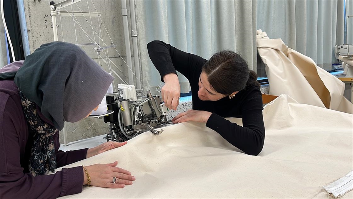 Küçükköy Mesleki Ve Teknik Anadolu Lisesi, Deprem Bölgesi İçin Çadır Dikiyor