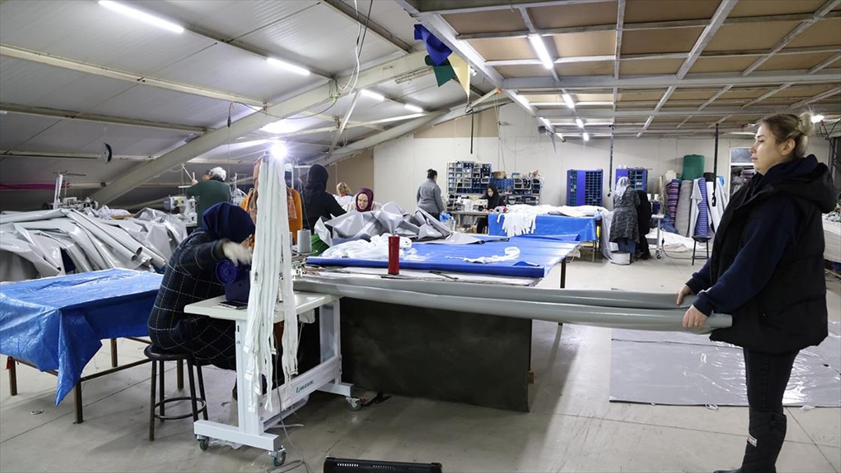 Deprem Bölgelerine Yardım Seferberliği Sürüyor