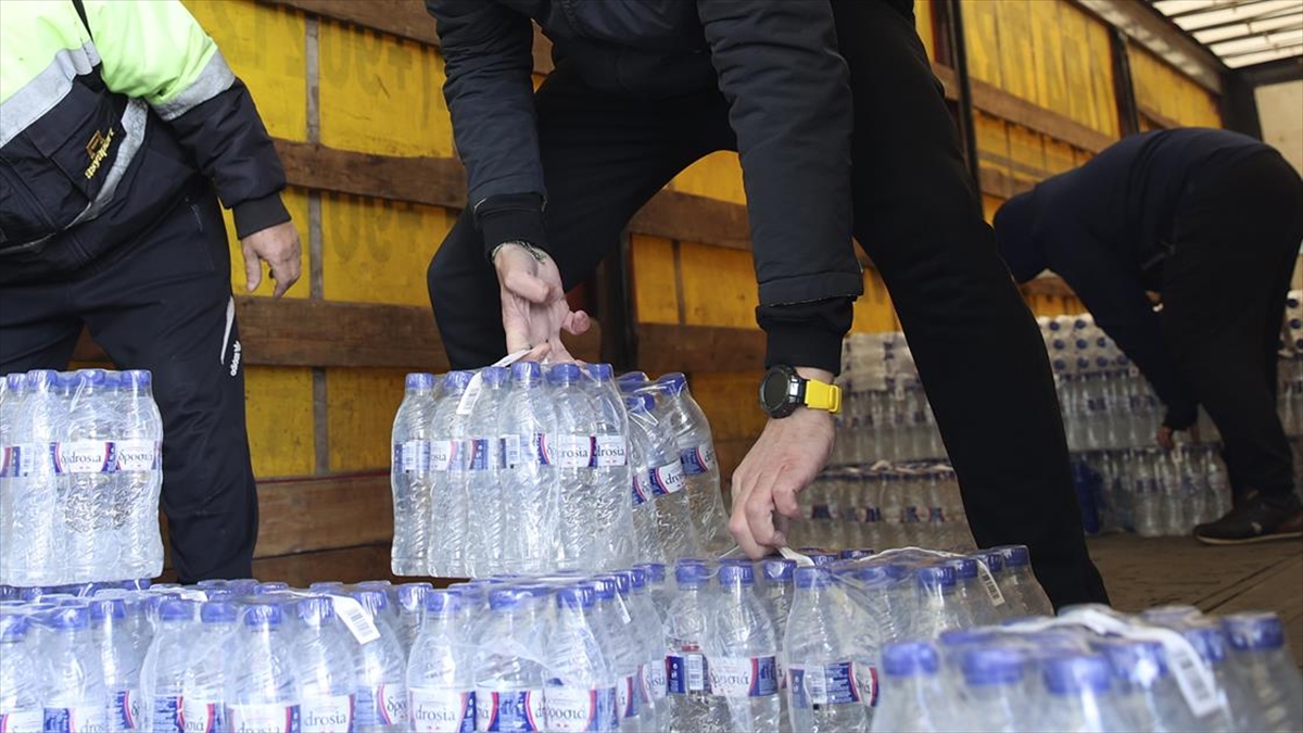 Enfeksiyon Hastalıkları Uzmanı Prof. Dr. Güner'den Afet Bölgesindeki Salgınlara Karşı Uyarı