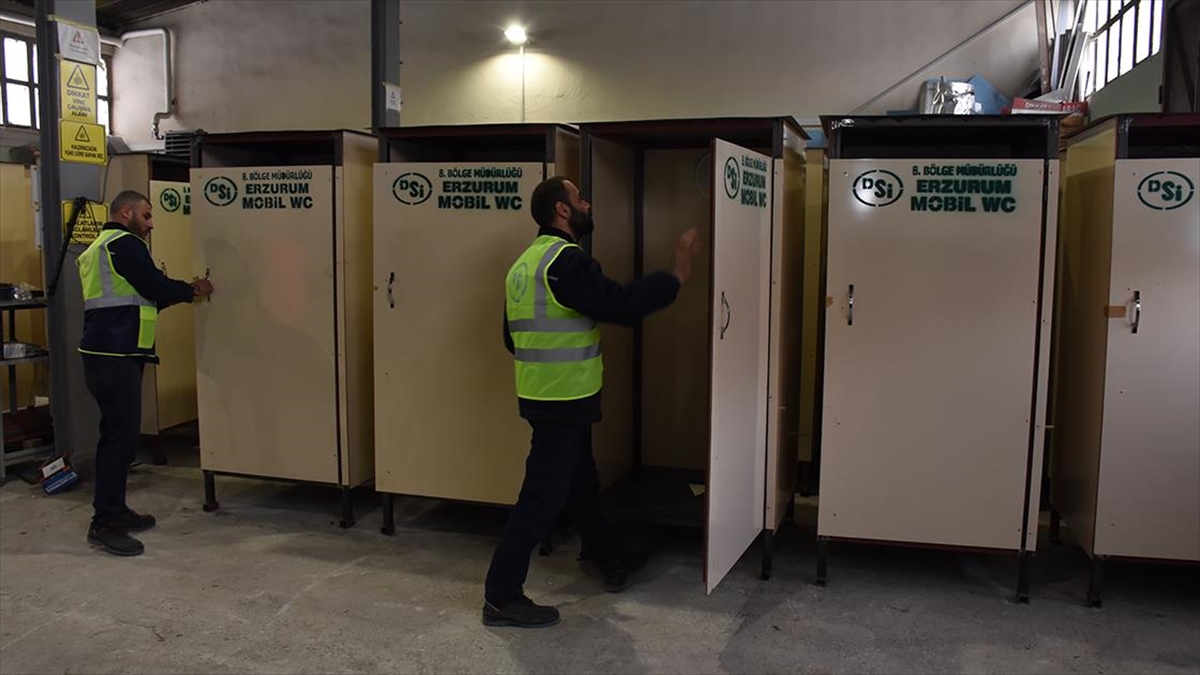 Dsi 8. Bölge Müdürlüğü Deprem Bölgesi İçin Mobil Tuvalet Üretimini Sürdürüyor