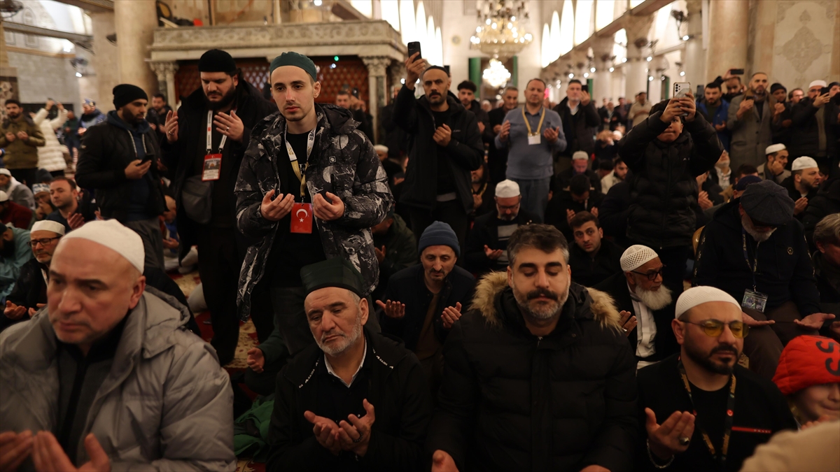 Kudüs’ü Ziyaret Eden Yüzlerce Türk, Mescid-i Aksa’da Miraç Kandili’ni İdrak Etti