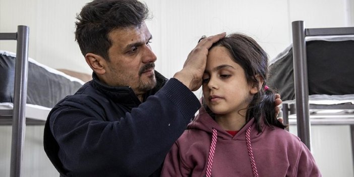 9 Yaşındaki Vefa, Günlerce Kendisini Bekleyen Babasıyla Buluştu