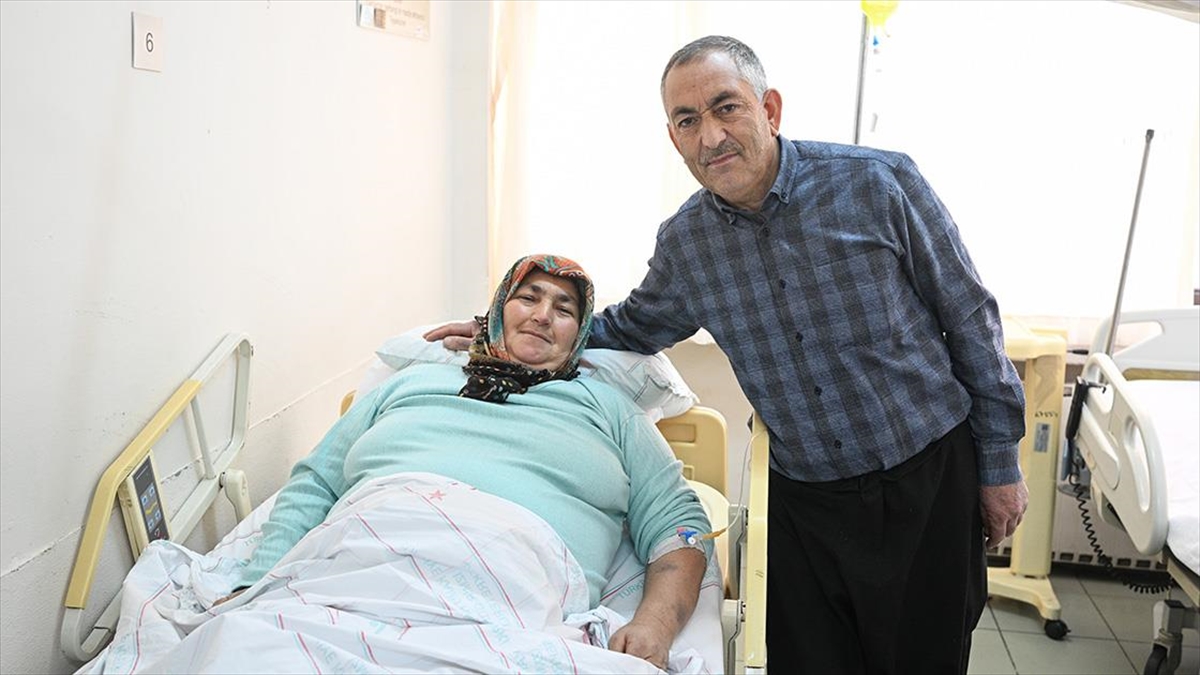 Depremde Yaralanan Kadın Ve 40 Yıllık Eşi "ikinci Bahar" İçin Hazırlanıyor