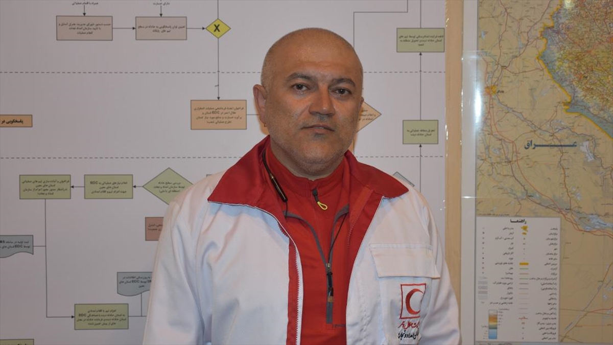 İranlı Arama Kurtarma Ekibinin Lideri: Depremzedeler Bize Bir İhtiyacınız Var Mı Diye Soruyordu