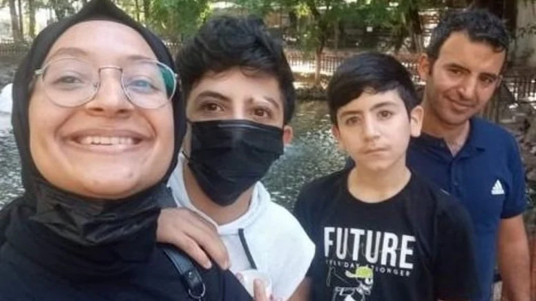 Depremde eşi ve iki oğlunu kaybetti, kızını arıyor