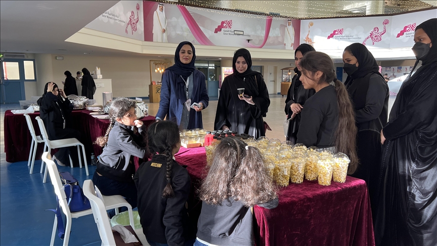 Katar'da Depremzedeler İçin Hayır Kermesi