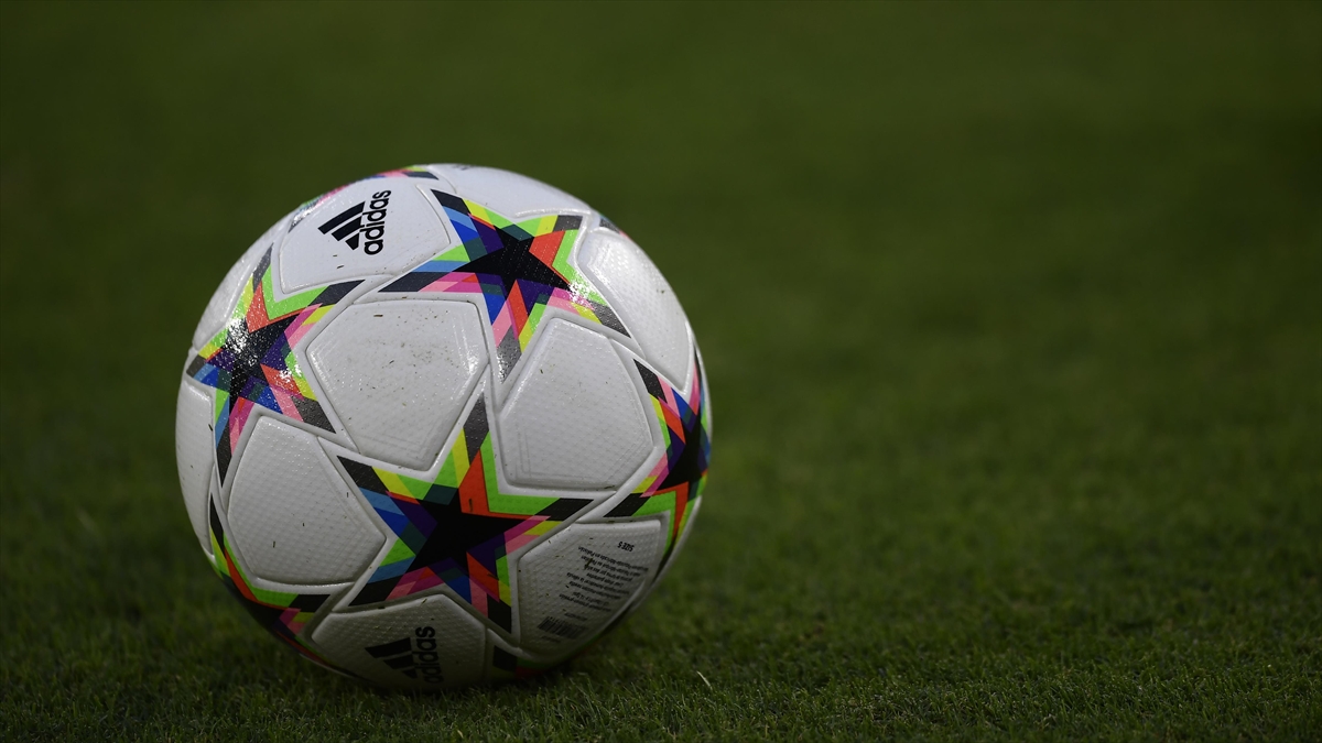 Manchester City, Nottingham Forest Deplasmanında Liderliği Kaybetti