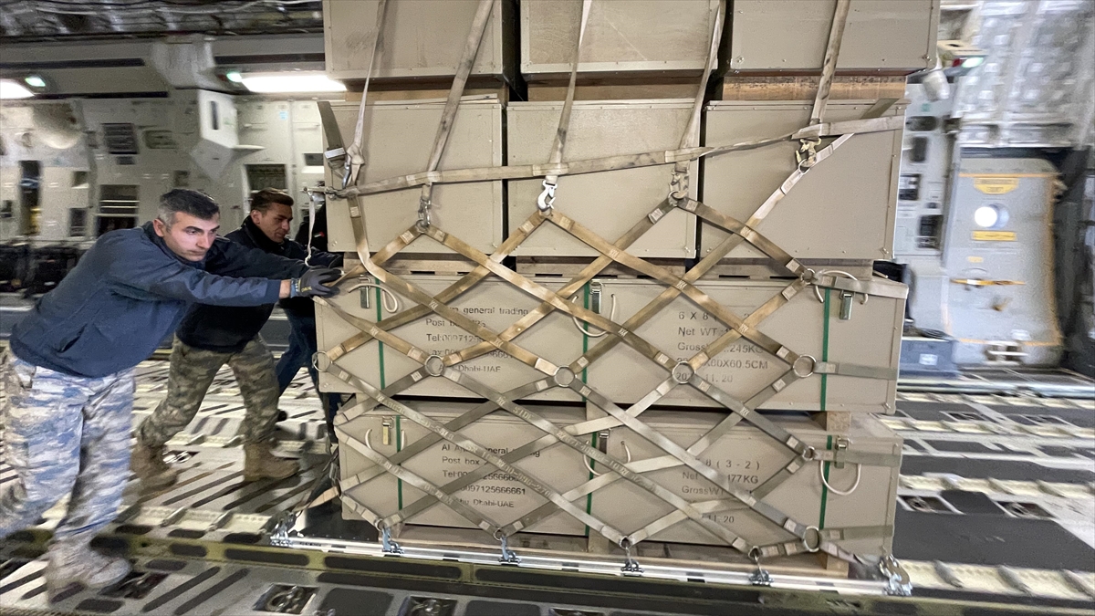 Arap Ülkelerinin Türkiye'de Depremin Yaralarını Sarma Çabası Sürüyor