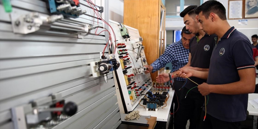 Meb, Meslek Lisesi Öğretmenlerinin İş Başı Eğitiminde Hedef Büyüttü