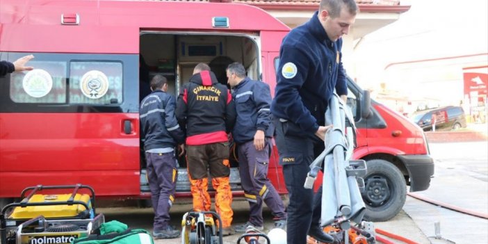 Yalovalı Arama Kurtarma Ekibi Enkazdan Sağ Çıkardıkları Depremzedeleri Unutamıyor