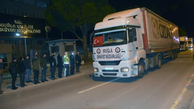 Muğla'dan Deprem Bölgesine 660 Tır Yardım Malzemesi Gönderildi