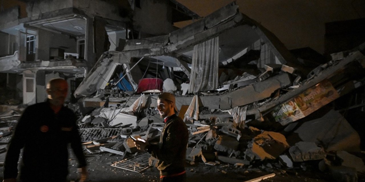 6.4'lük depremde yine göründü