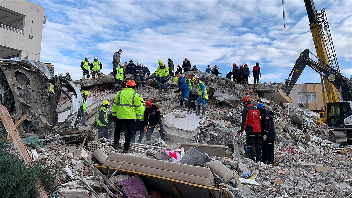 Madenciler "asrın Felaketi"nde Binlerce Hayatın Kurtarılmasına Yardımcı Oldu