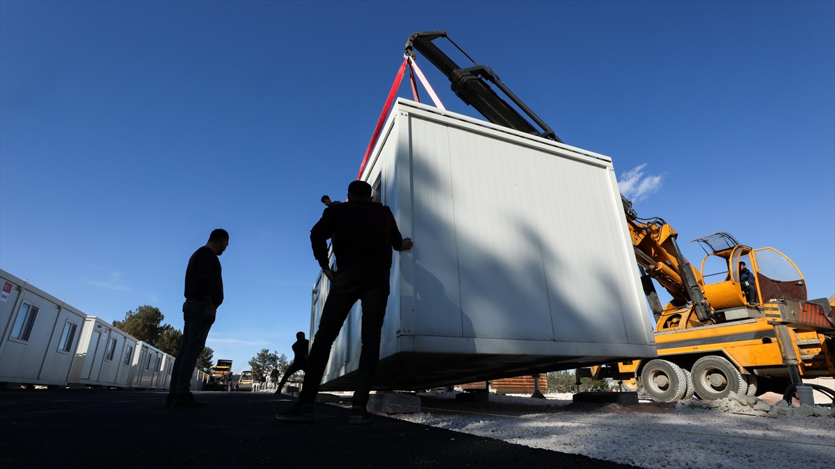 Adıyaman'da Geniş Bir Alana Konteyner Kent Kuruluyor