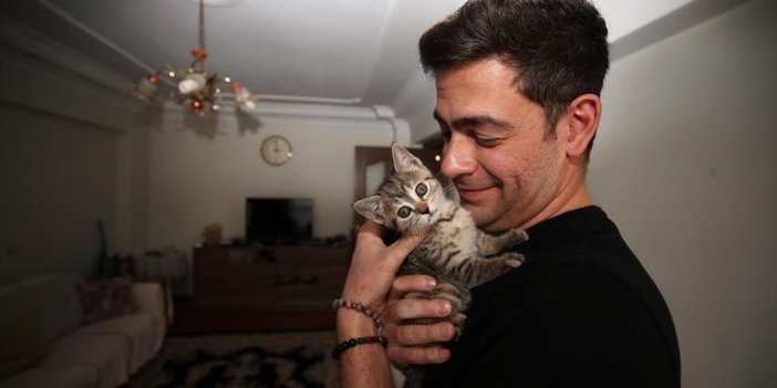 Arama Kurtarma Gönüllüsü Enkazdan Çıkardığı Yavru Kediyle Aydın'a Döndü