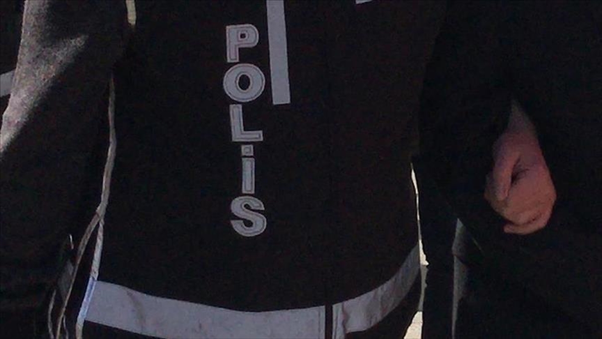 Hatay'da Enkazında Yaklaşık 100 Kişinin Öldüğü Binanın Sorumlusu 3 Şüpheli Yakalandı