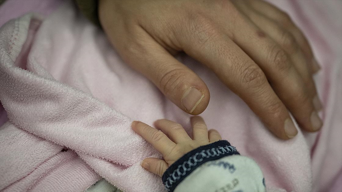 Depremzede Anne Adayları Sağlık Bakanlığının Takibinde