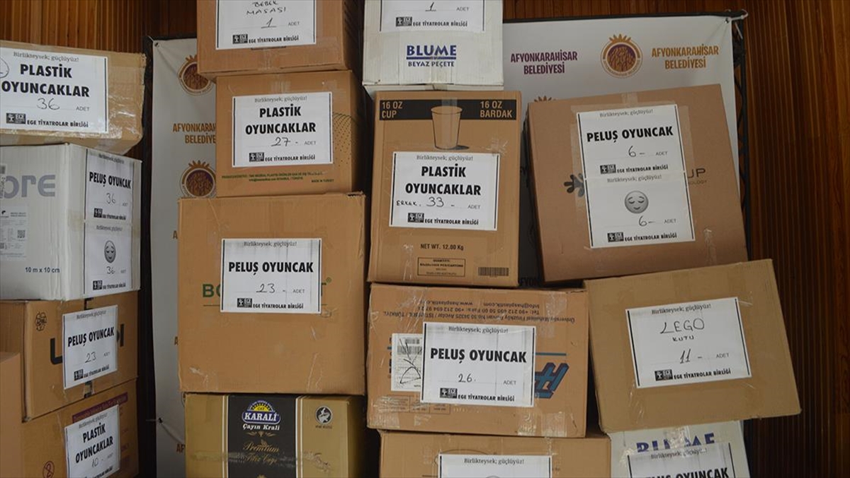 Afyonkarahisar'da Depremzede Çocuklar İçin Oyuncak Toplandı