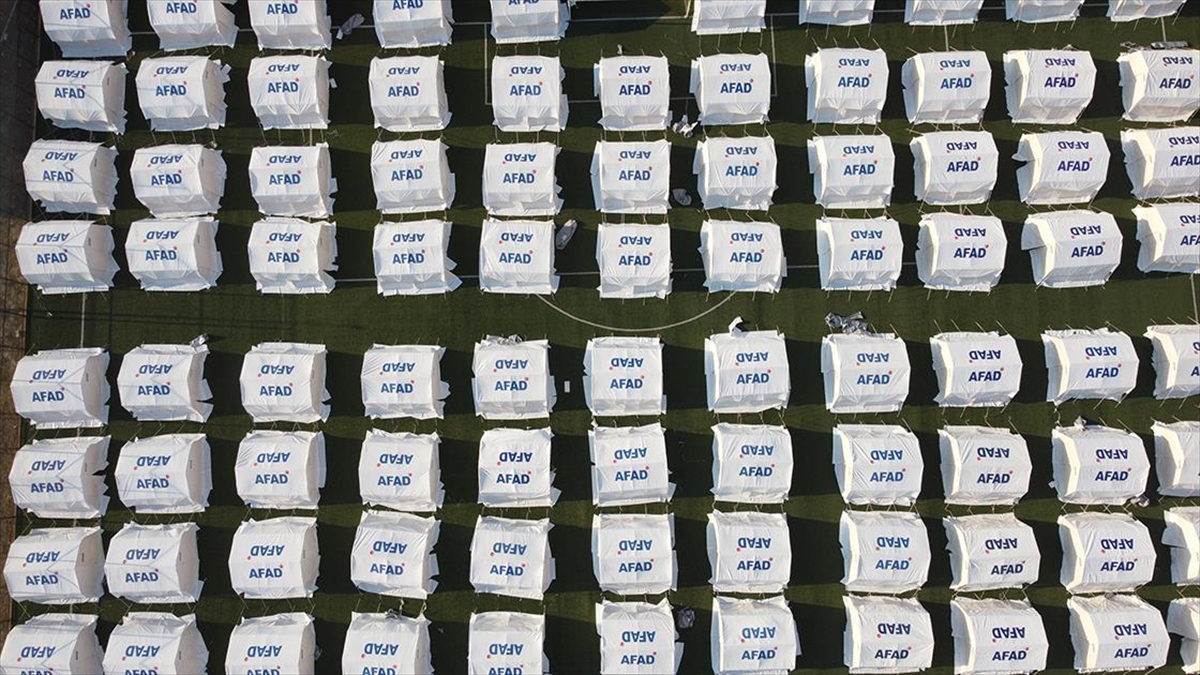 AFAD Tarafından Deprem Bölgesinde Kurulan Çadırların Sayısı 329 Bin 382'ye Ulaştı