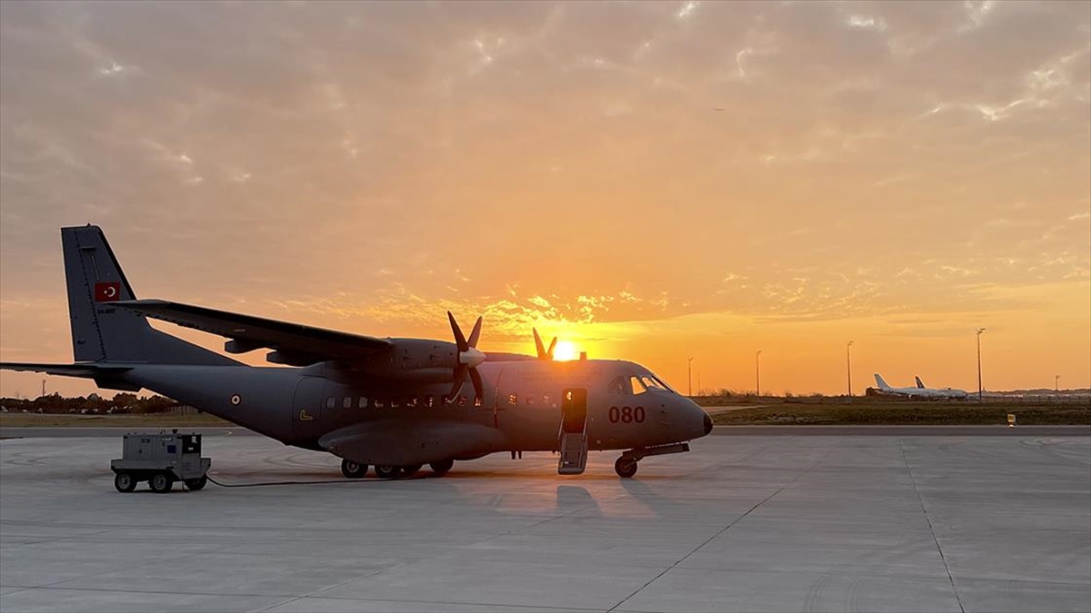 Hatay'da Görevli Afad Ekipleri Askeri Uçaklarla İstanbul'a Geldi