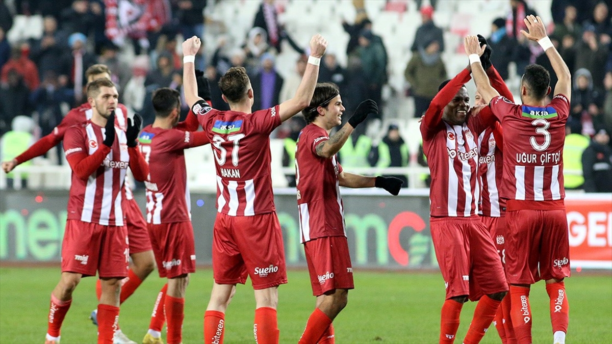 Sivasspor'un Uefa Avrupa Konferans Ligi'nde Rakibi Fiorentina