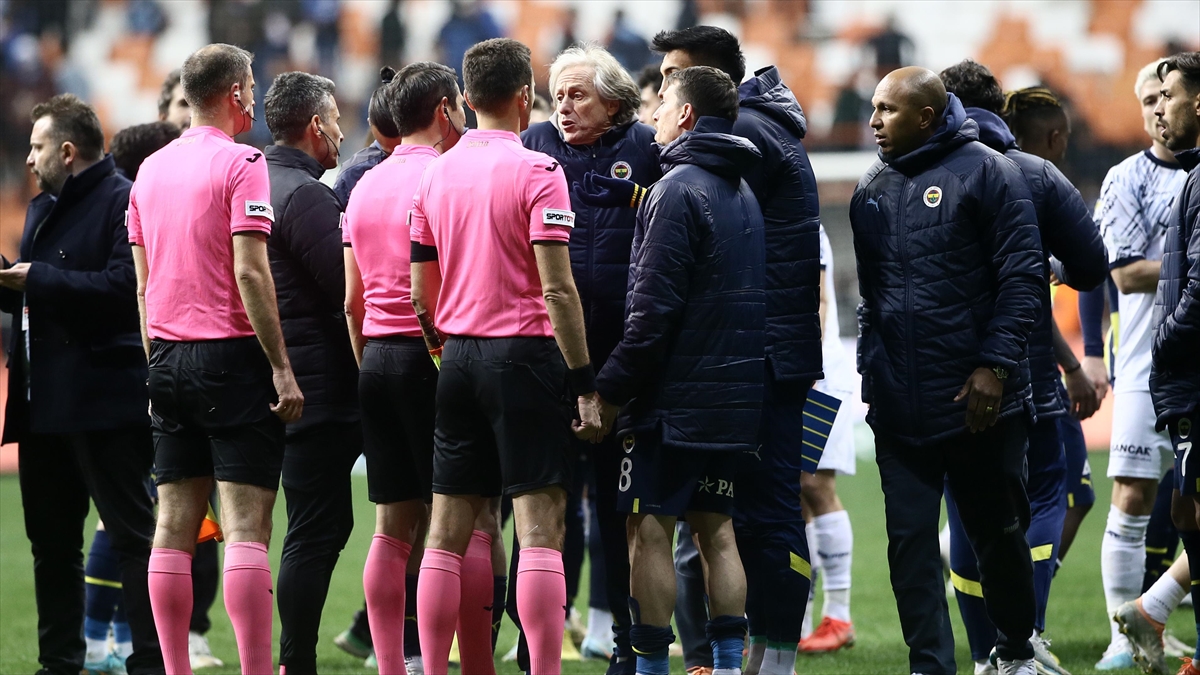 Tff Tahkim Kurulu Jorge Jesus'un 1 Maçlık Cezasını Onadı