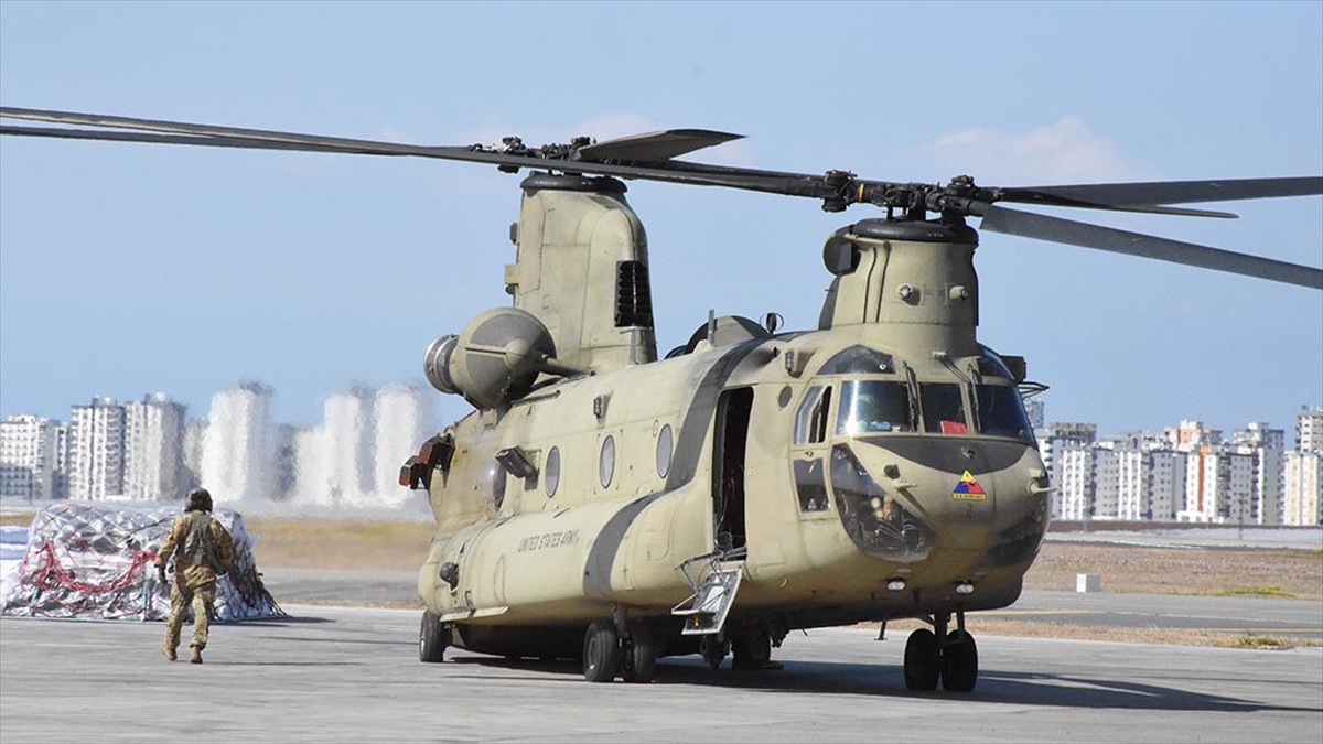 İncirlik'teki "Hava Yardım Koridoru"nda Seferberlik Sürüyor