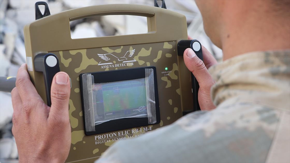 Depremin 248. Saatinde Enkazdan Çıkarılan Aleyna Yer Altı Görüntüleme Cihazıyla Bulunmuş